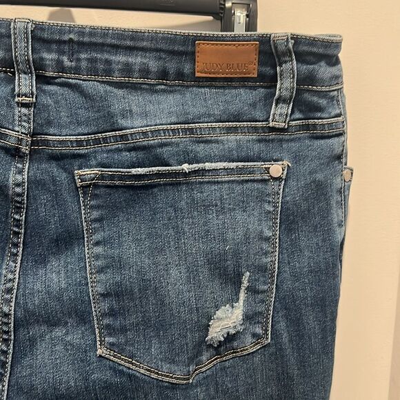 Judy Blue Distressed Button Fly Skinny Fit Jeans. Size 13/31 - Picture 6 of 10